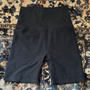 Beyond Yoga Dark Gray Biker Short Sz Medium